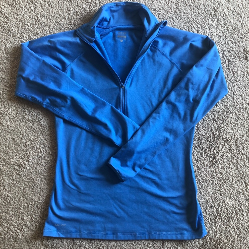 Nike Women’s Pullover